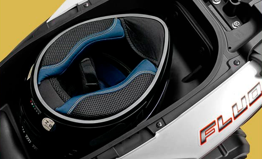 Espaço para capacete fechado e mais1